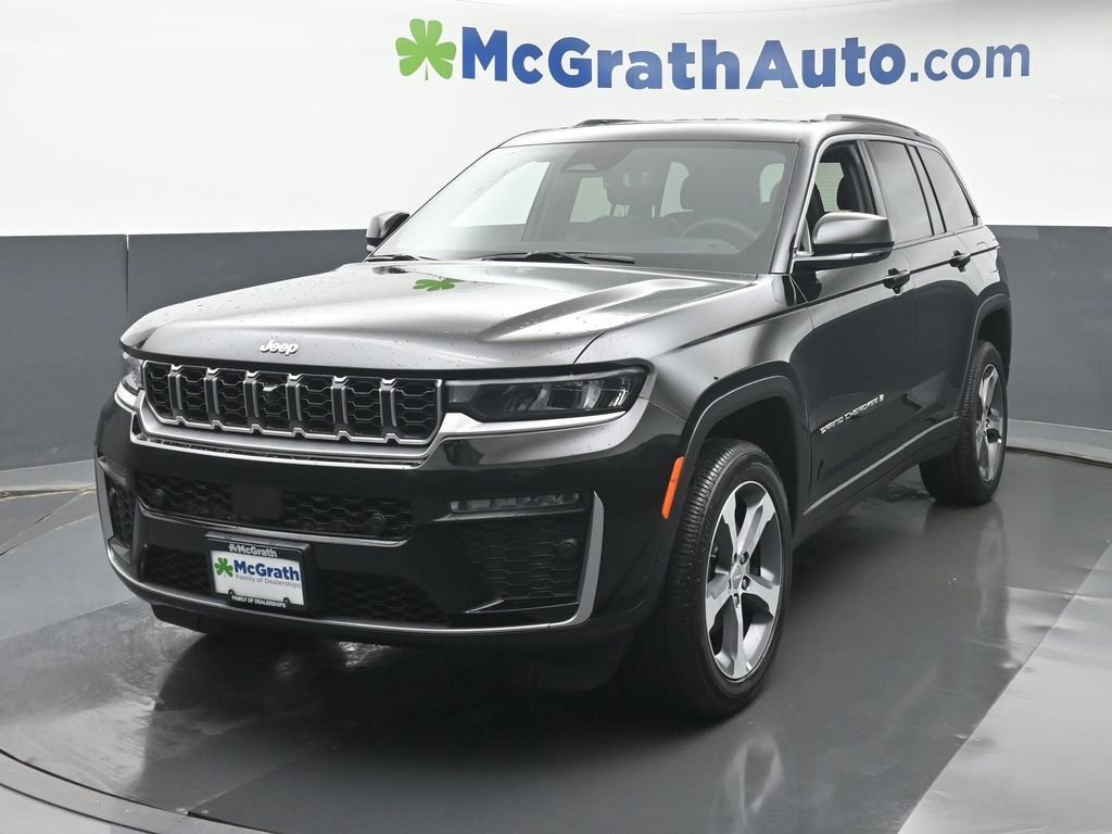 New 2026 Diamond Black Crystal Pearl-Coat Exterior Paint Jeep Limited image 29