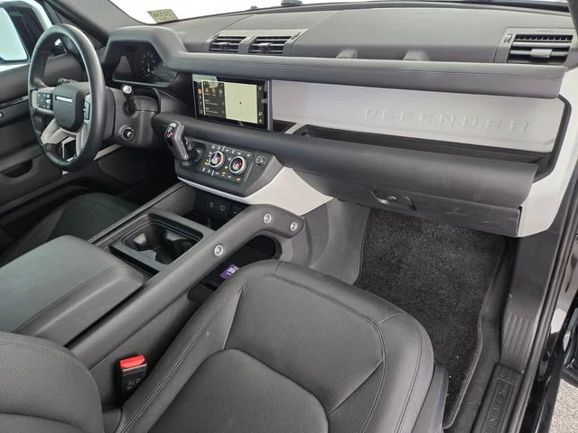 Used 2024 Black Land Rover SE image 18