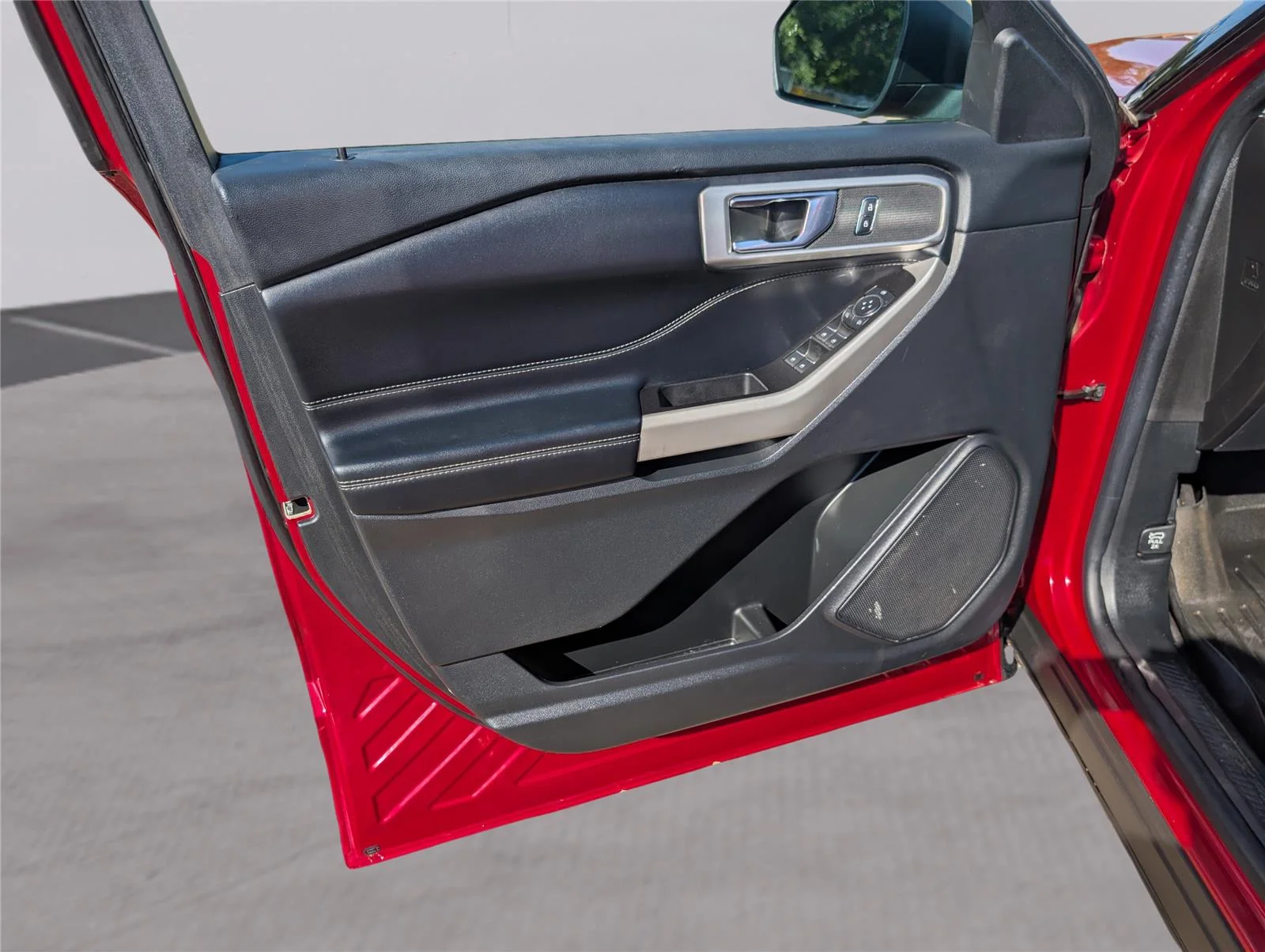 Used 2022 Rapid Red Metallic Tinted Clearcoat Ford XLT image 16