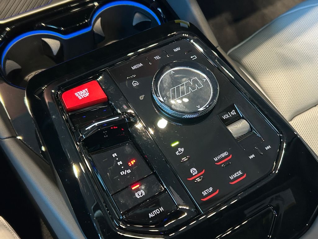 New 2027 Carbon Black Metallic BMW Base image 29