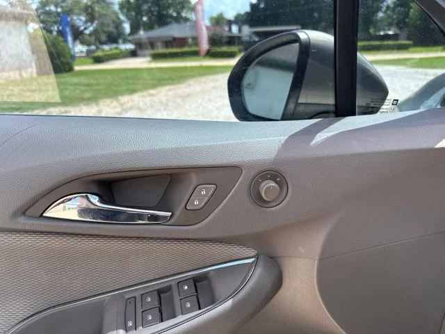 Used 2018 Brown Chevrolet LT image 18