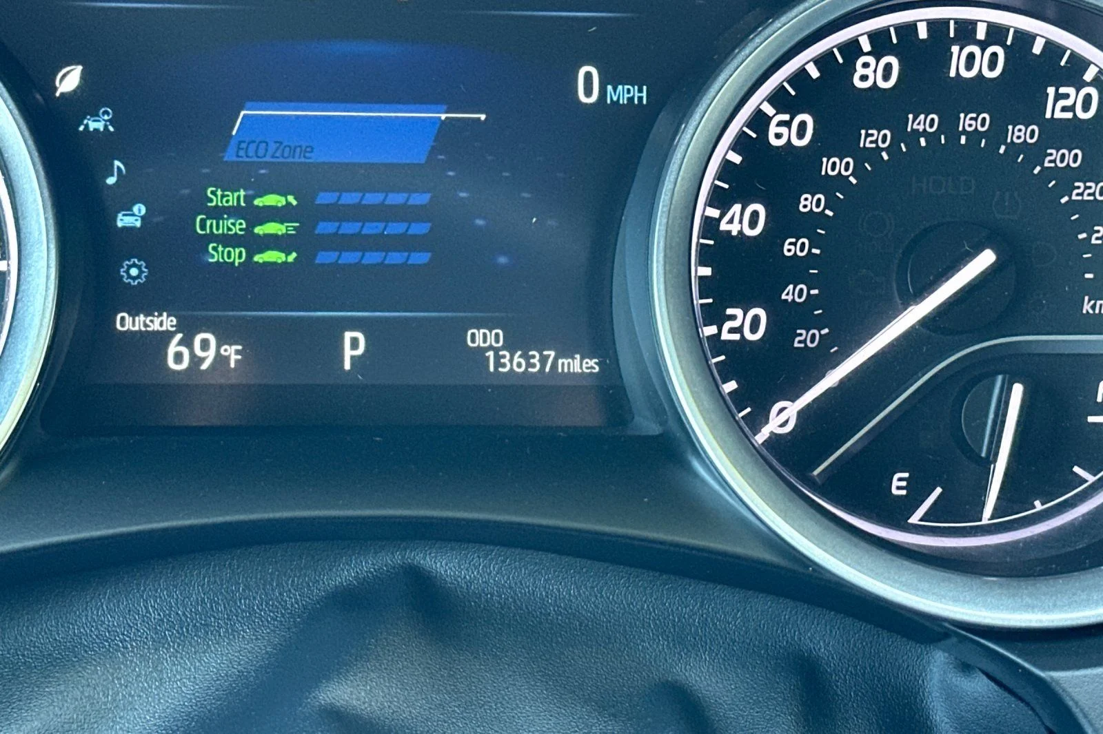 Used 2021 Gray Toyota XLE image 23