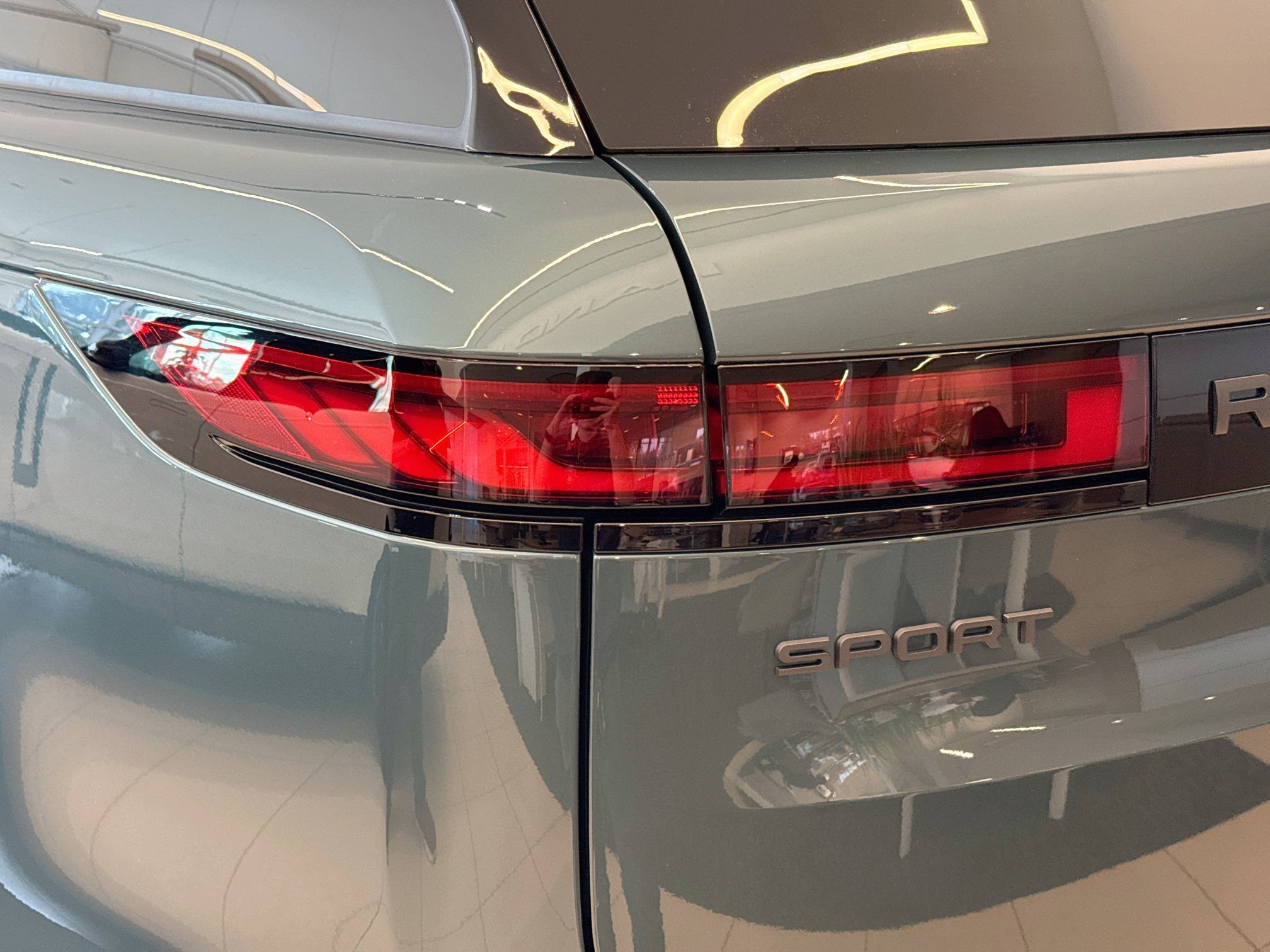 New 2026 Giola Green Land Rover Dynamic SE image 10