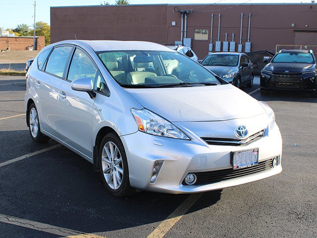 Used 2014 Classic Silver Metallic Toyota Five image 4