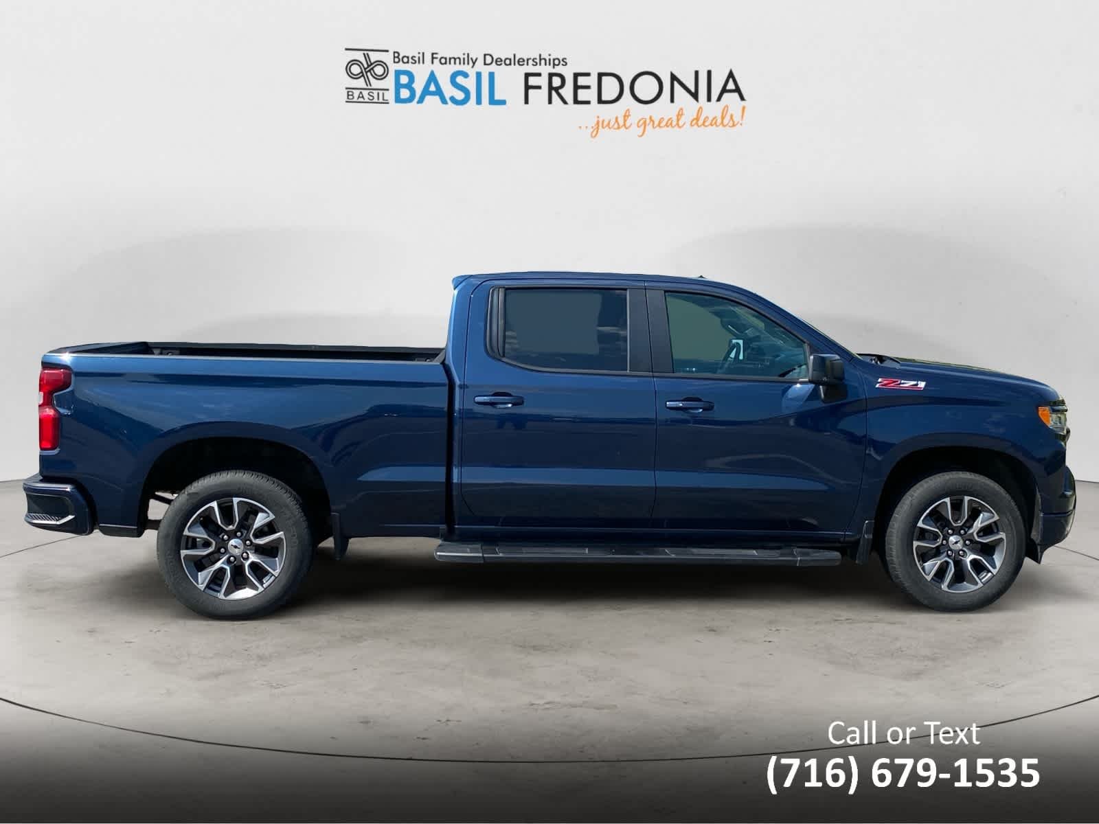 Used 2022 Northsky Blue Metallic Chevrolet RST image 10