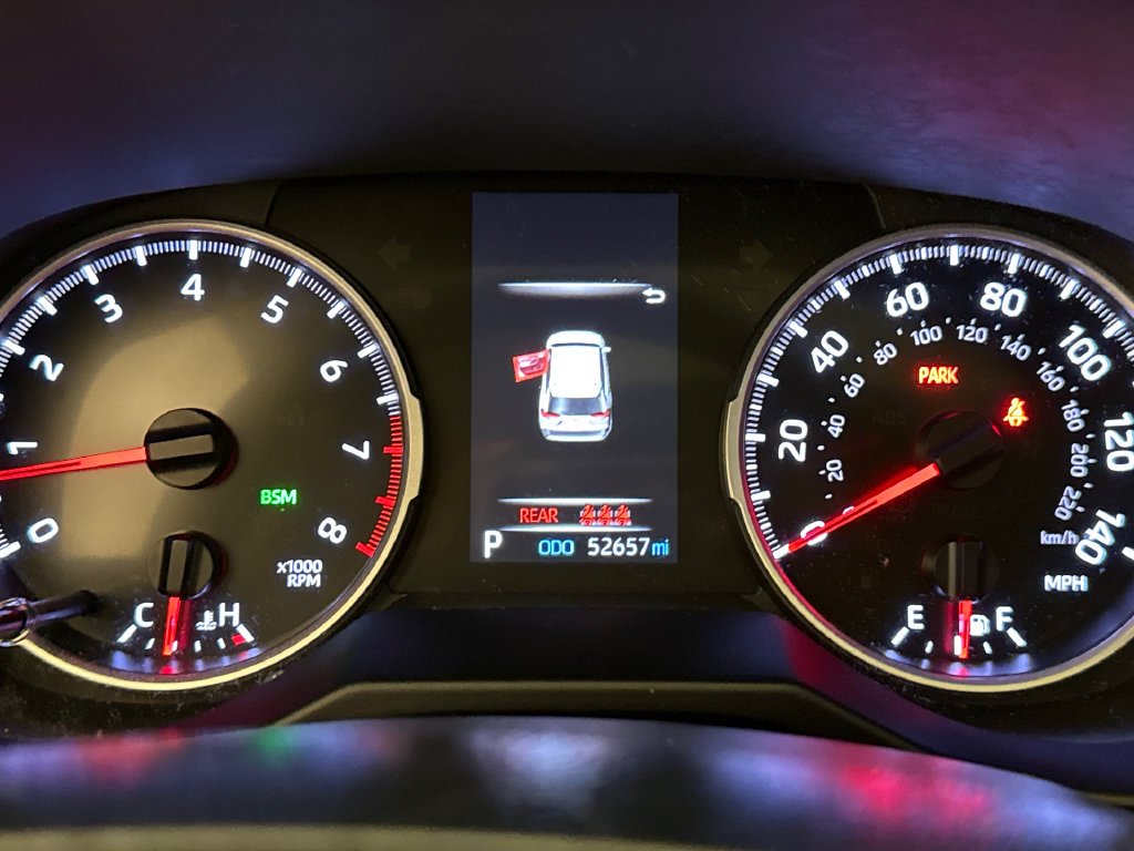 Used 2020 Silver Sky Metallic Toyota XLE Premium image 30