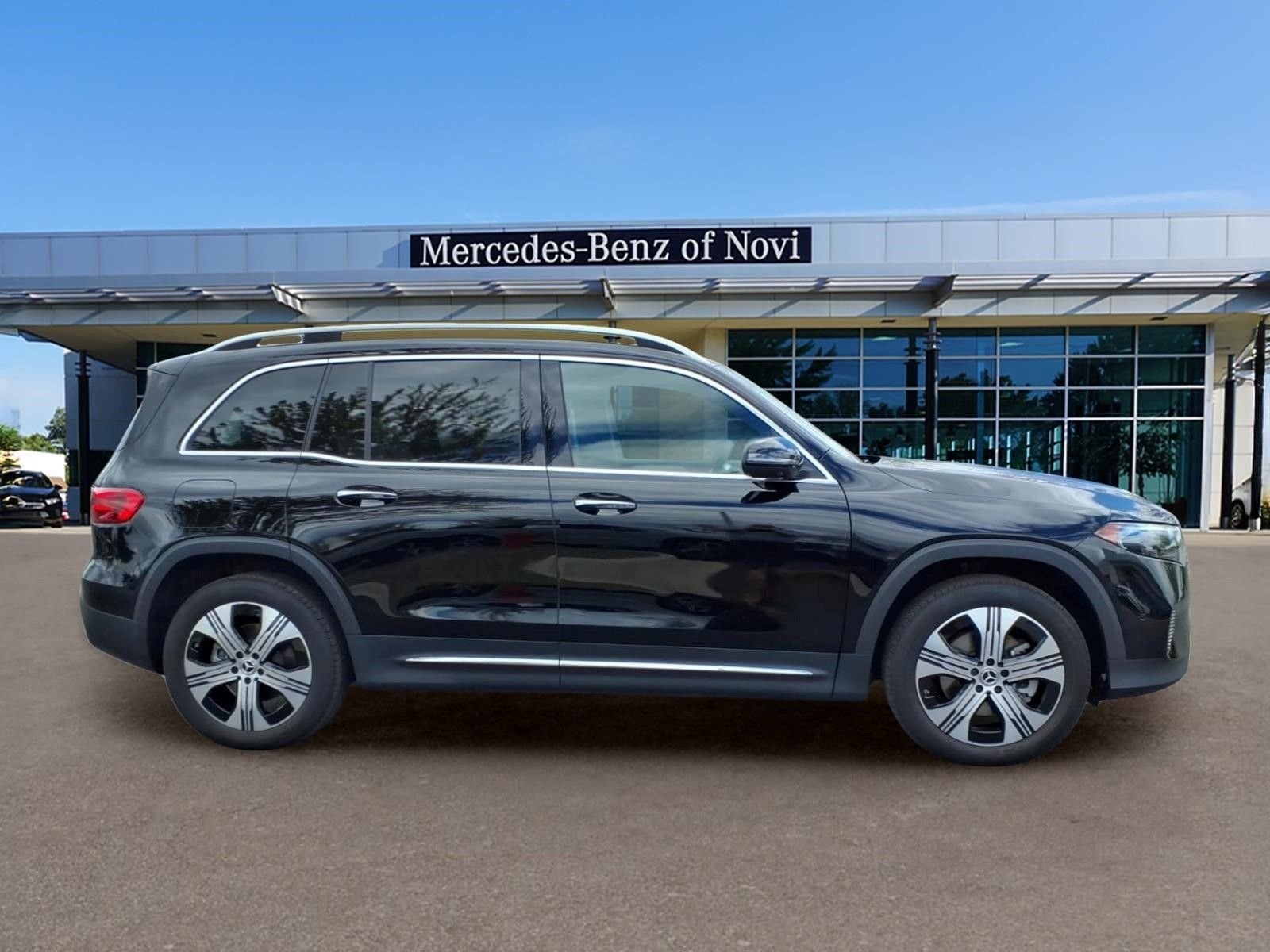Certified Used 2025  Mercedes-Benz 350 image 6