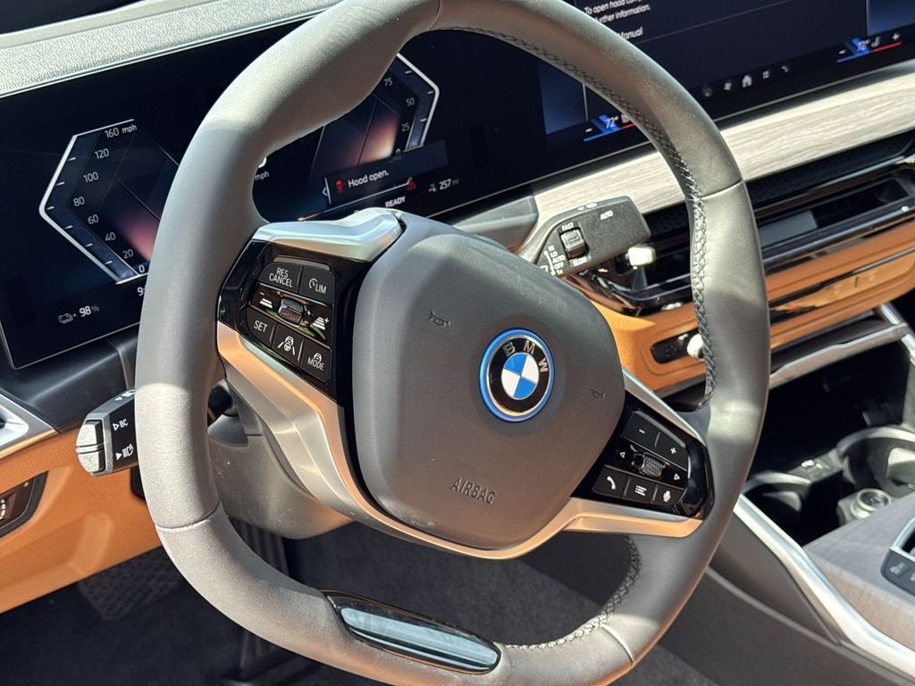 New 2026 Skyscraper Grey Metallic BMW xDrive40 image 11