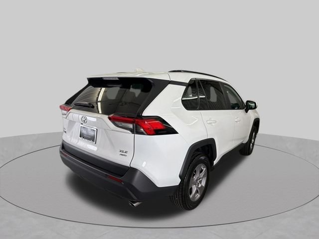 Used 2025 Ice Toyota XLE image 5