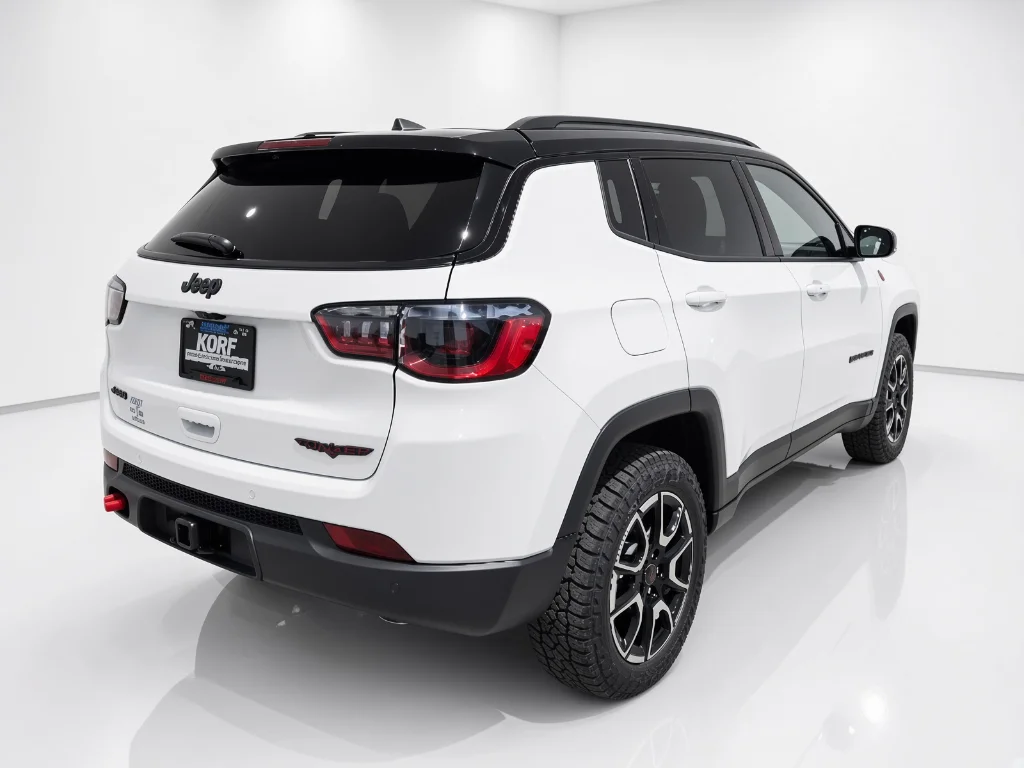 New 2026 Bright White Clear-Coat Exterior Paint Jeep Trailhawk image 6