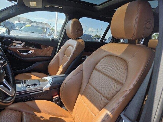 Used 2022 Graphite Grey Metallic Mercedes-Benz GLC 300 image 12