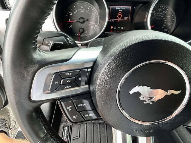 Used 2022 White Ford GT Premium image 27