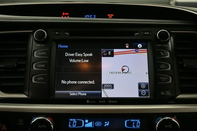 Used 2019 Blue Toyota XLE image 21