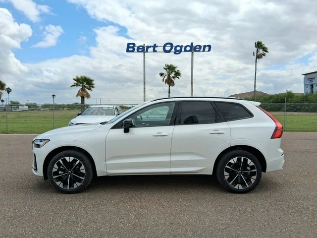 New 2026 Crystal White Volvo Plus image 3