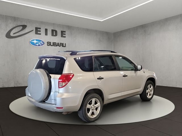 Used 2008 Classic Silver Metallic Toyota Base image 11