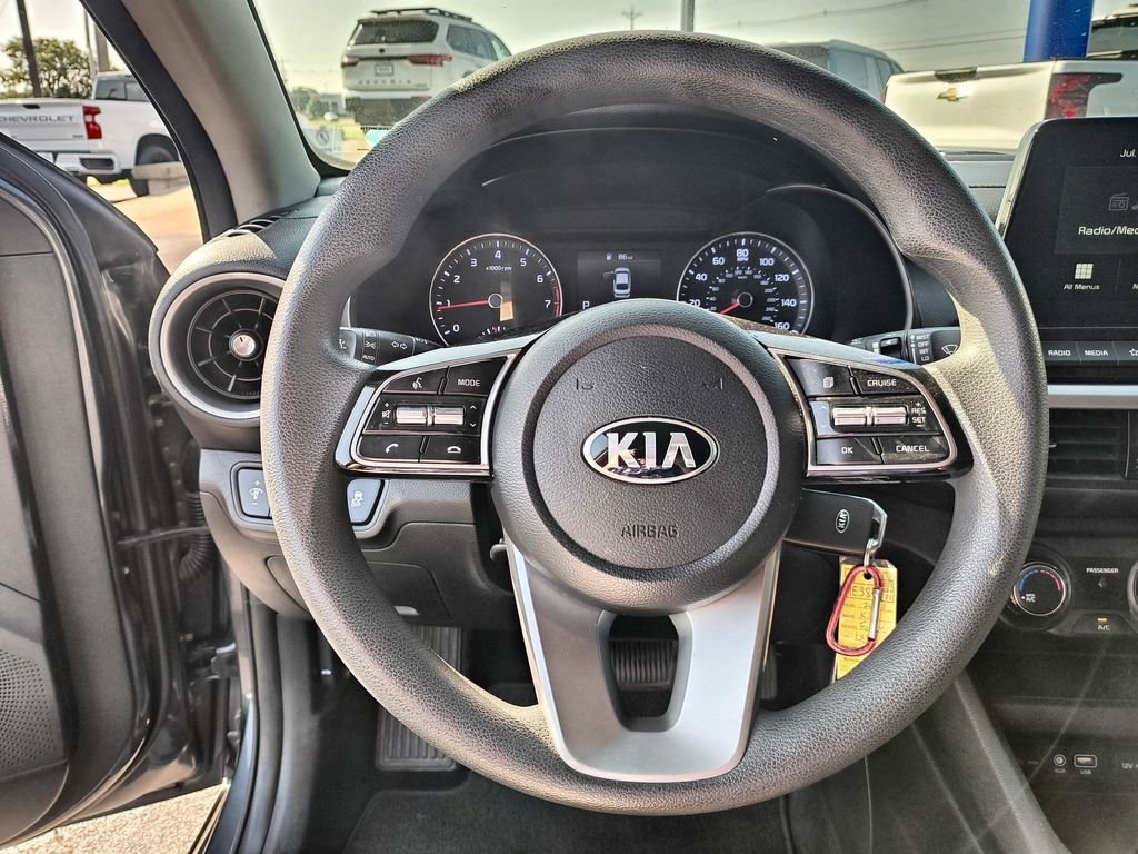 2021 Kia Forte LXS - Photo 14
