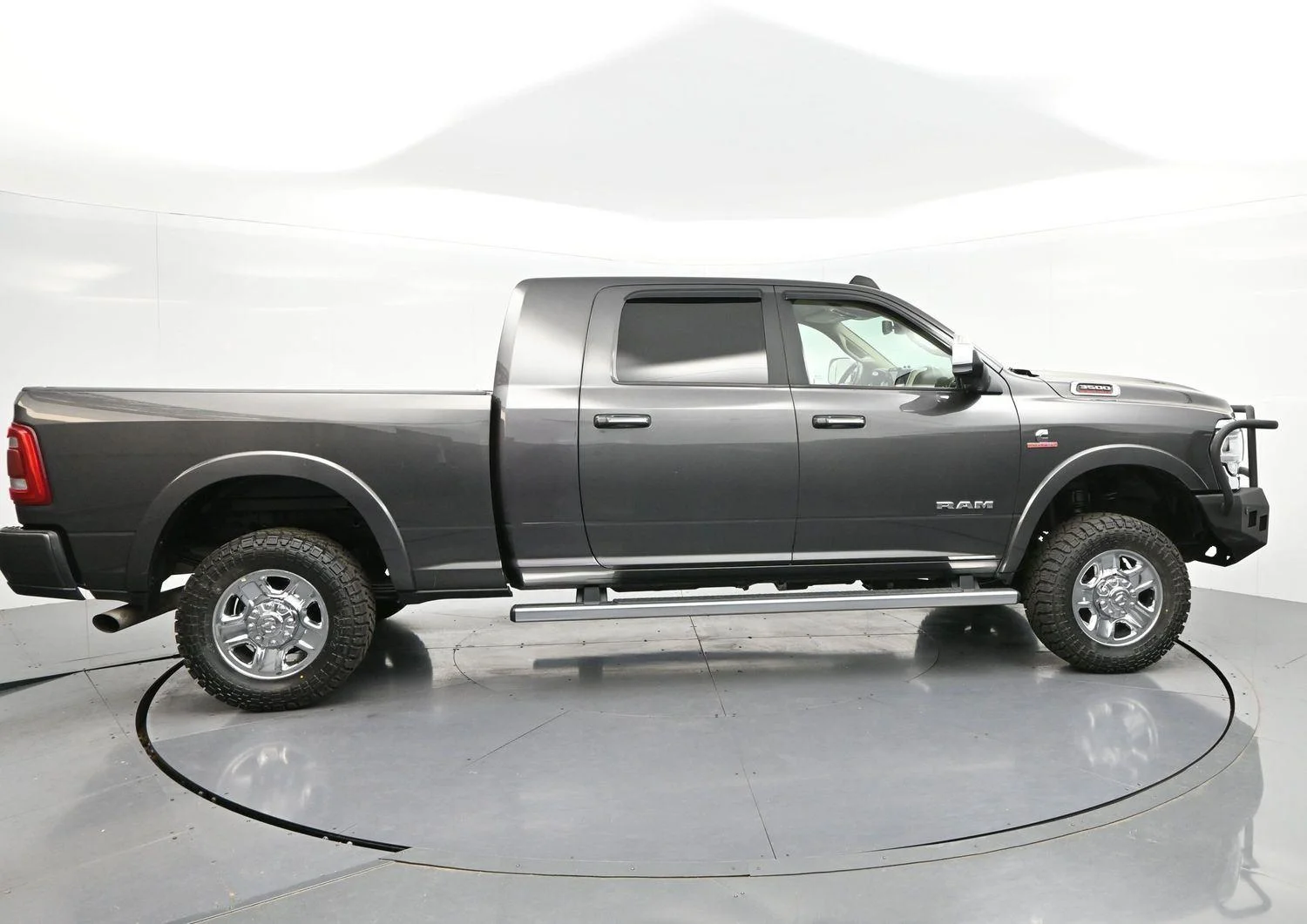 Used 2022 Granite Crystal Metallic Clearcoat Ram Laramie image 8