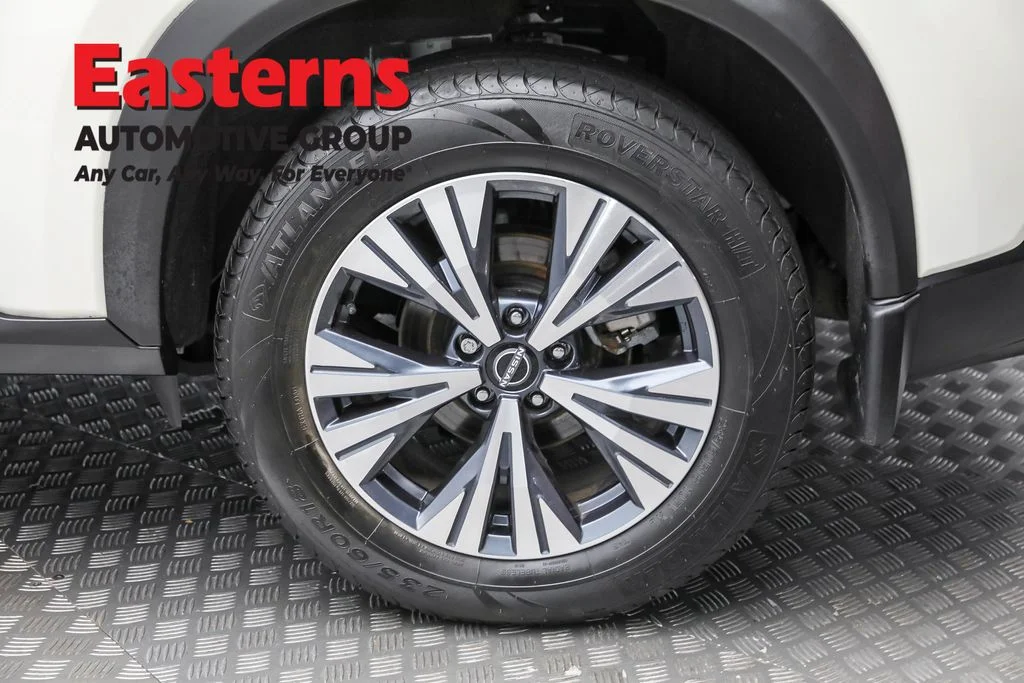 Used 2022 White Nissan SV image 8