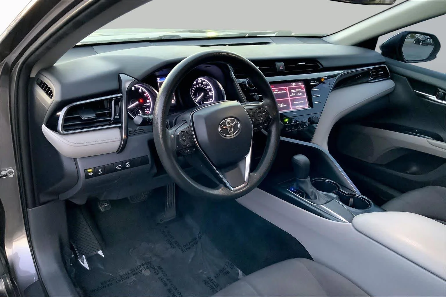Used 2020 Predawn Gray Mica Toyota LE image 15