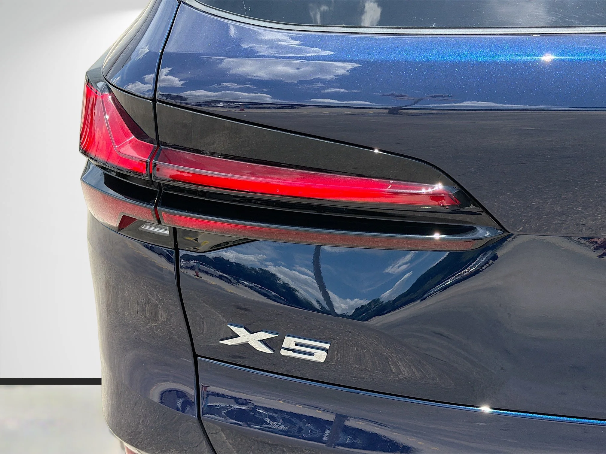 New 2026 Tanzanite Blue II Metallic BMW xDrive50e image 10