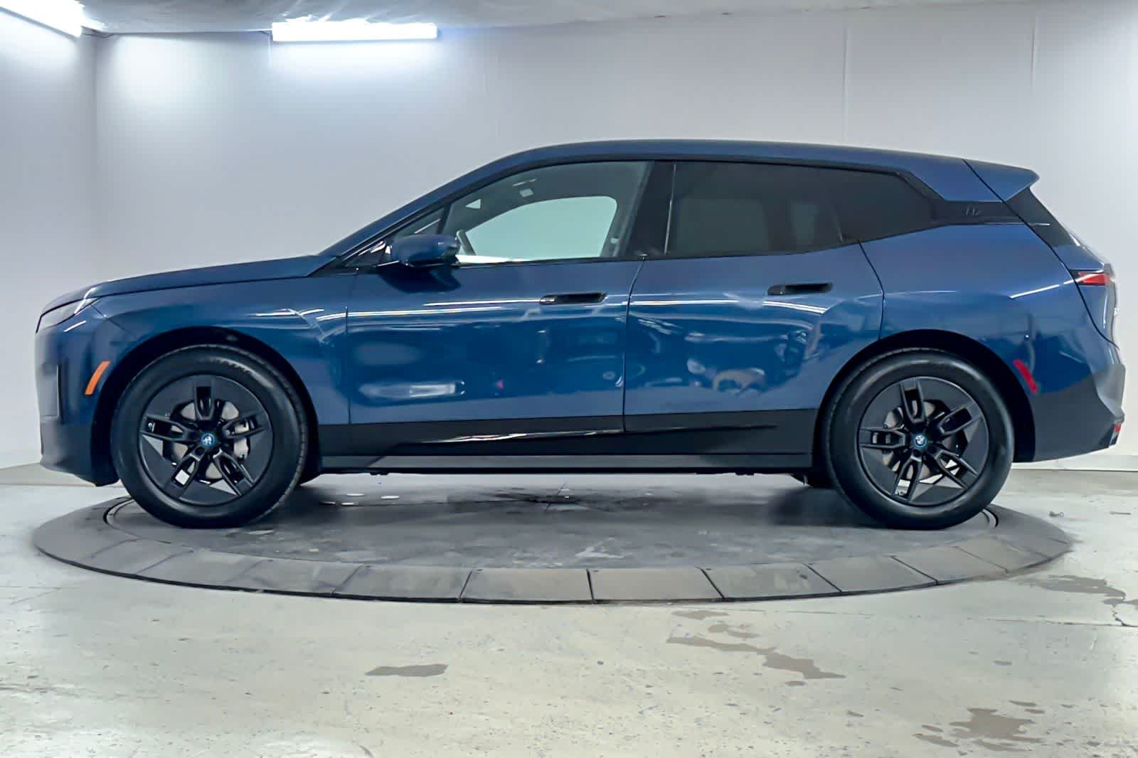 Certified Used 2024 Phytonic Blue Metallic BMW xDrive50 image 5