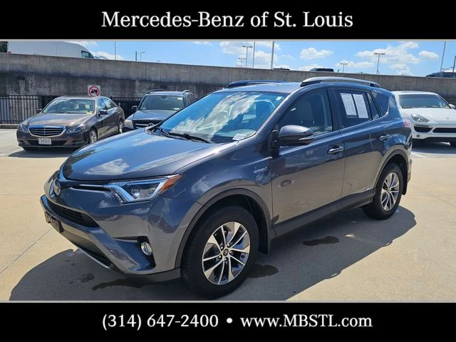 Used 2017 Gray Toyota XLE image 5