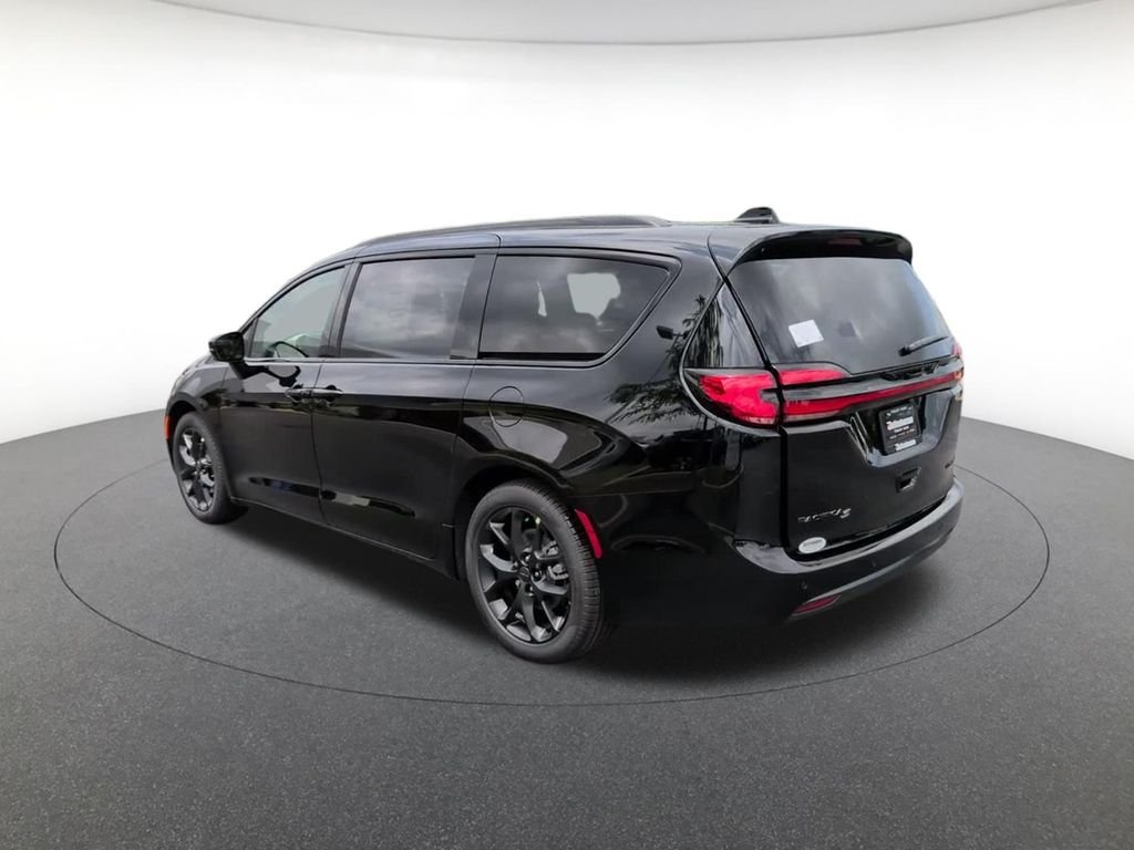 New 2027 Diamond Black Chrysler Limited image 12