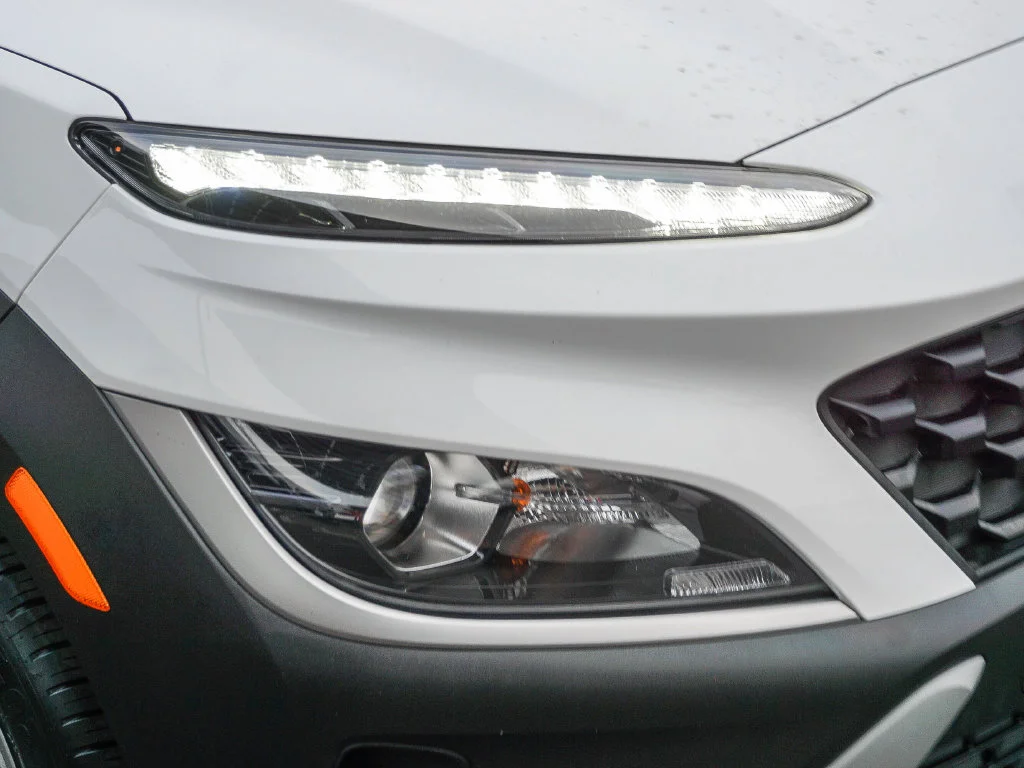 Used 2023 White Hyundai SEL image 11