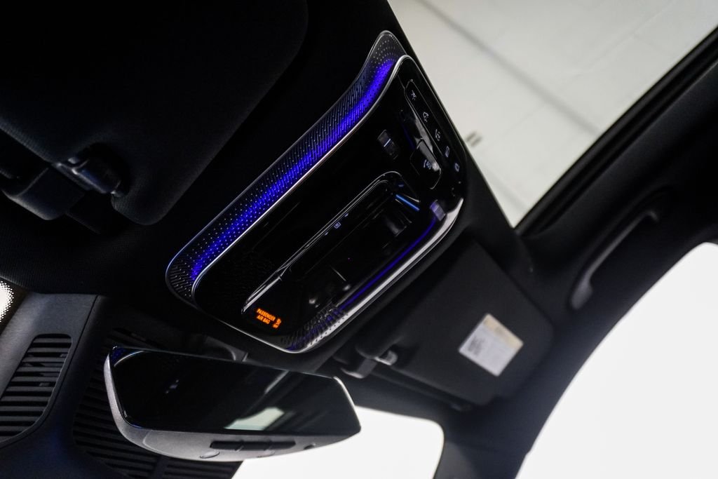Used 2024 Black Mercedes-Benz S 580 image 27