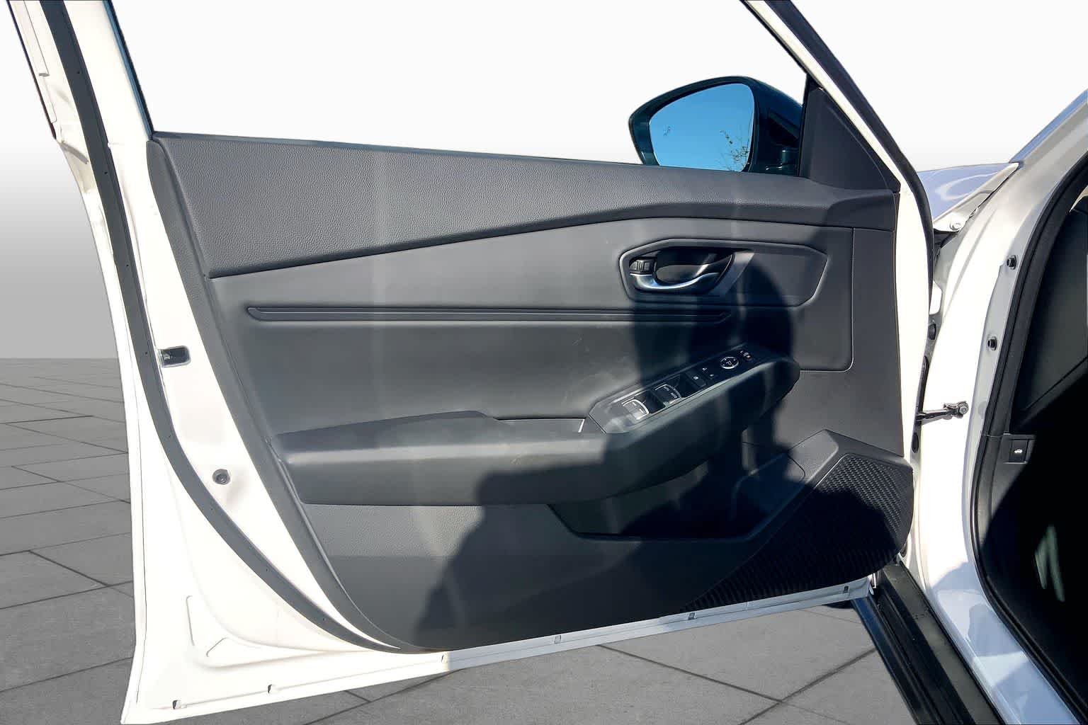 New 2026 Platinum White Pearl Honda SE image 10