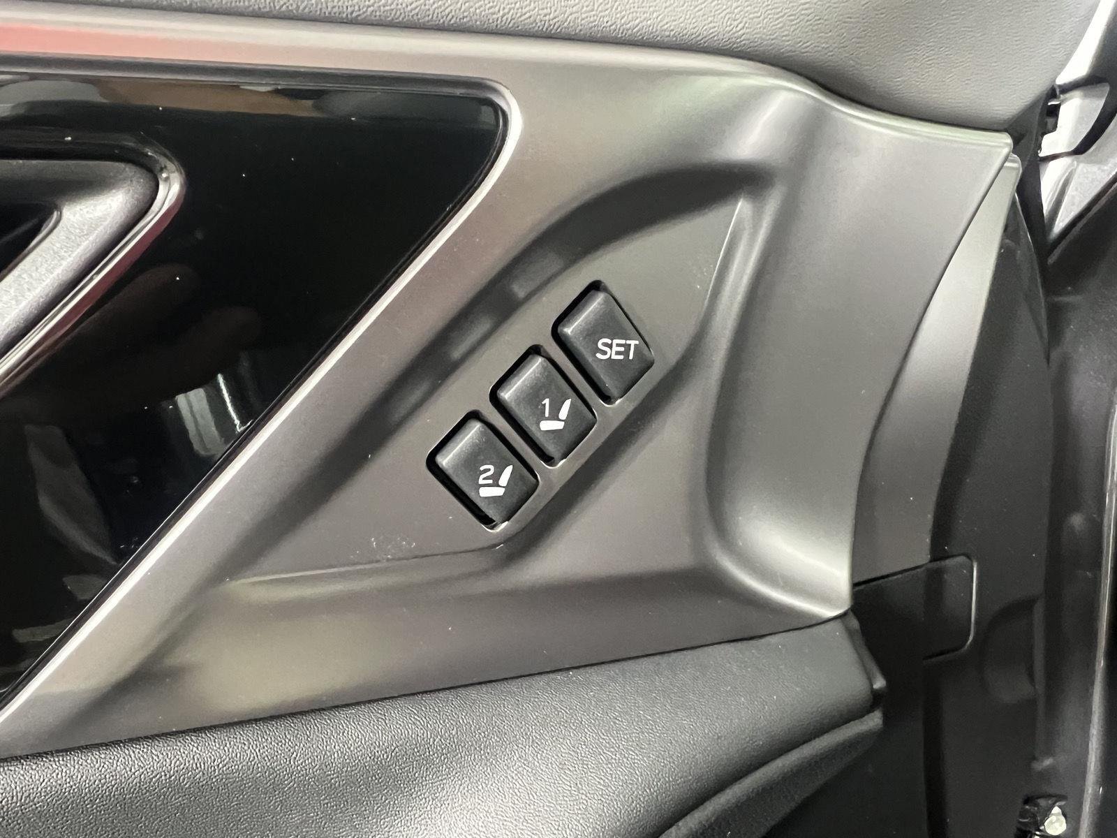 Used 2025 Magnetite Gray Metallic Subaru Limited image 18