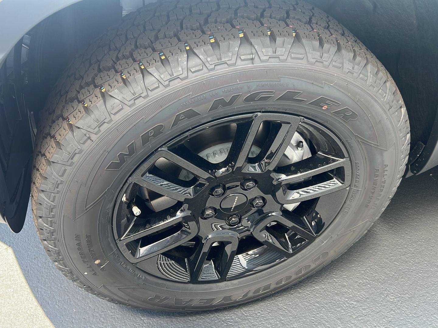 Used 2026 Fuji White Land Rover S image 9
