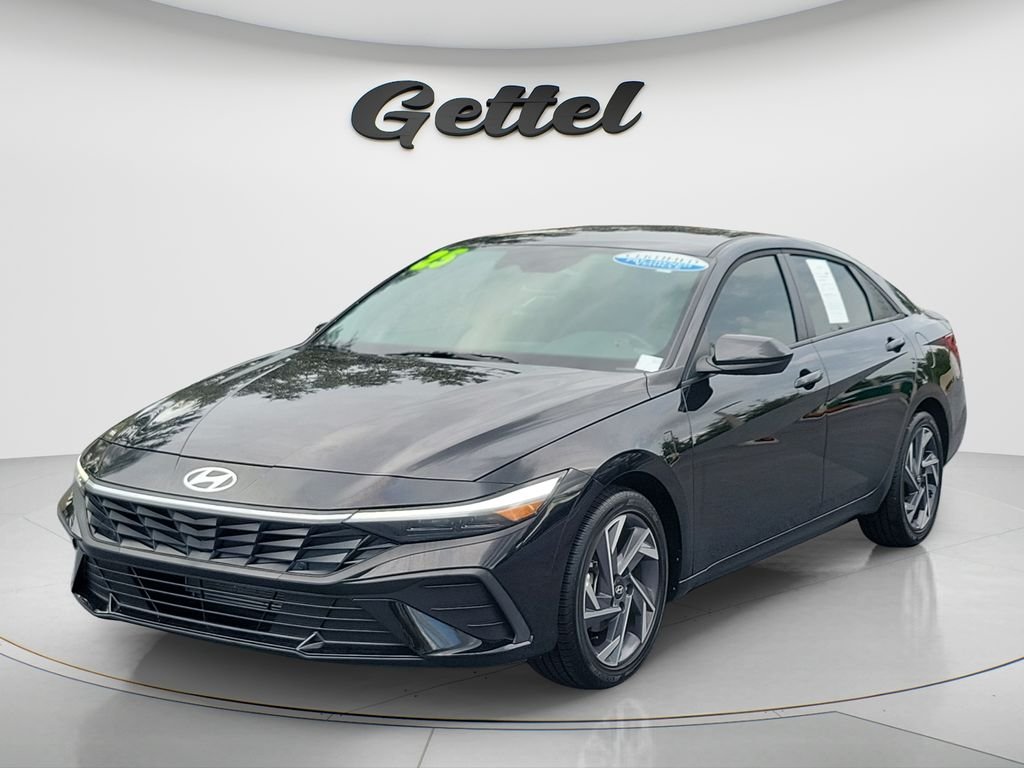 Certified Used 2025 Black Hyundai SEL Sport image 1