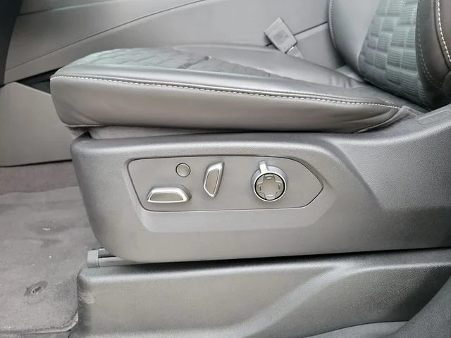 Used 2024 Black Cadillac Sport Platinum image 21