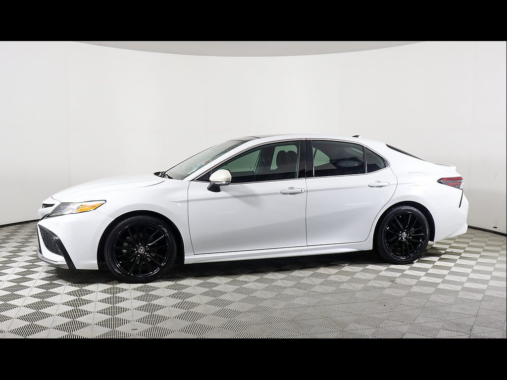 Certified Used 2022 WHITE Toyota XSE image 3