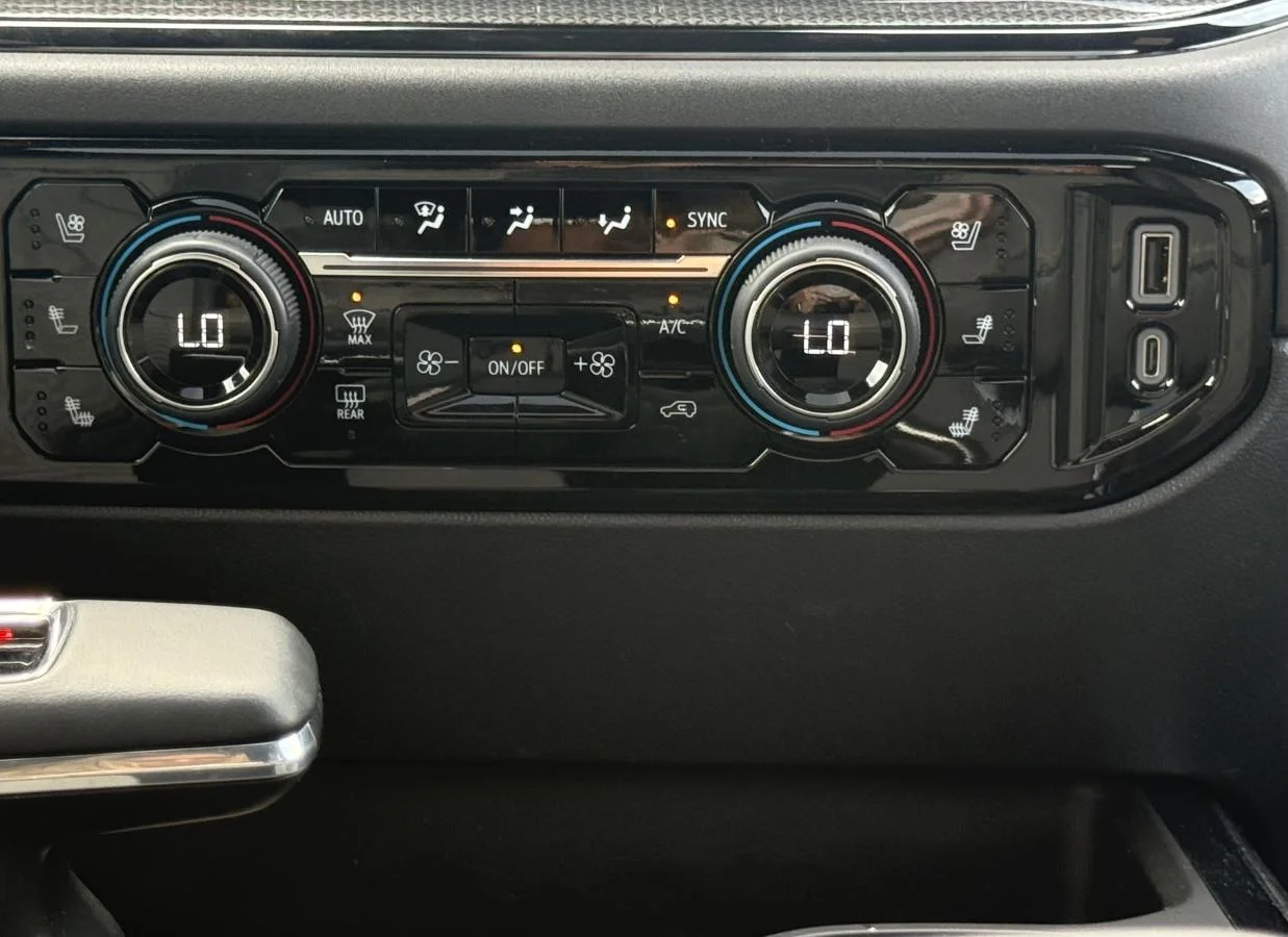 Used 2025 Black Chevrolet ZR2 image 27