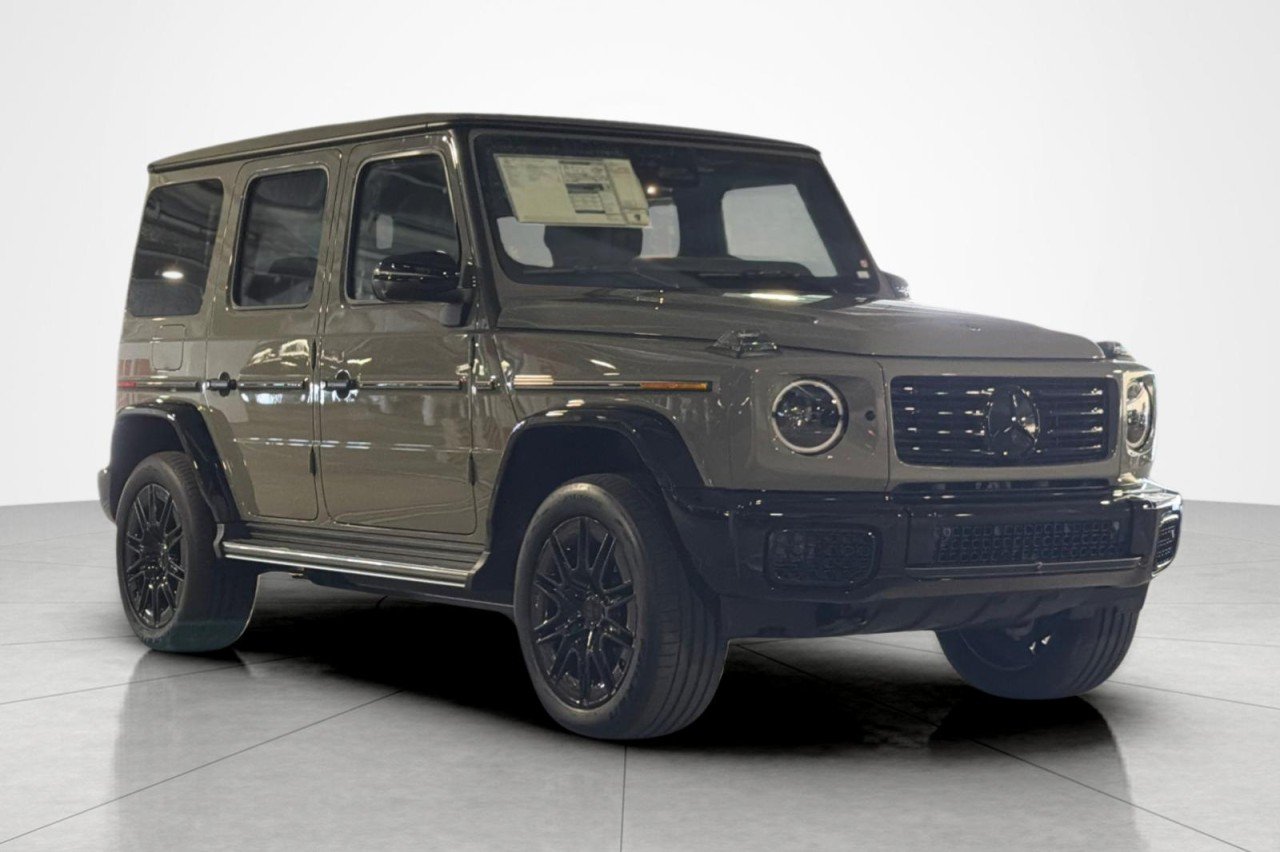 New 2027 MANUFAKTUR Arabian Grey Non- Metallic Mercedes-Benz G 580e SUV image 7