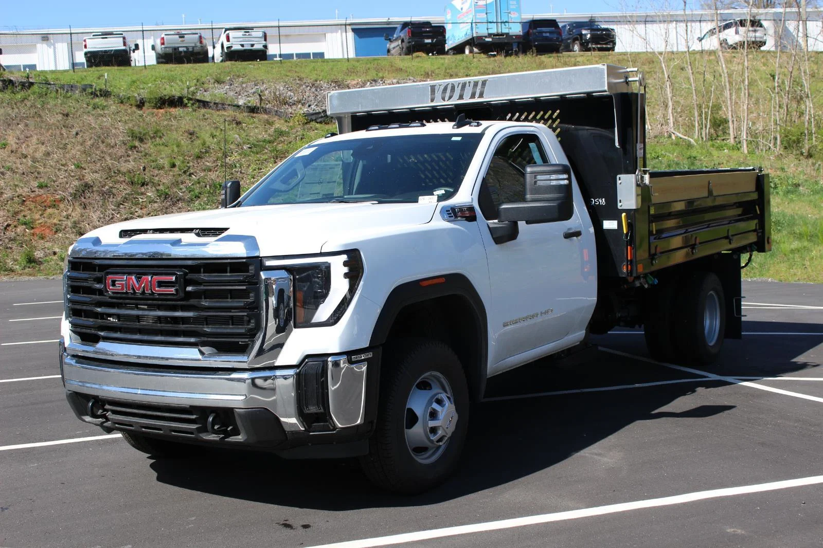 New 2026 Summit White GMC Pro image 2