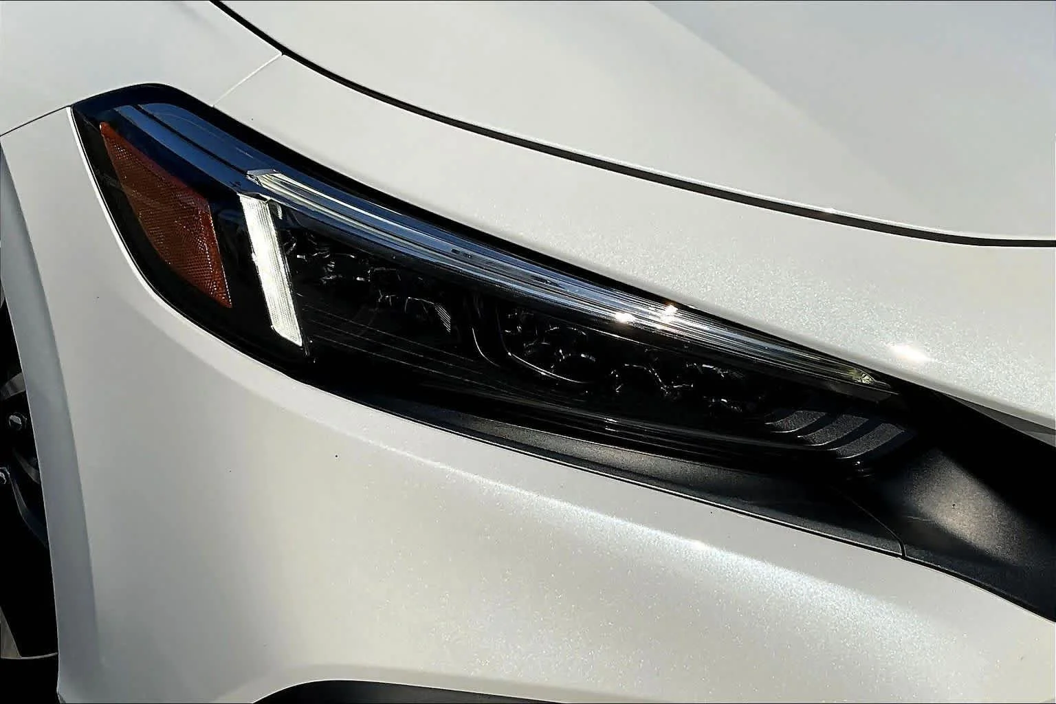 Used 2023 Platinum White Pearl Honda EX-L image 28