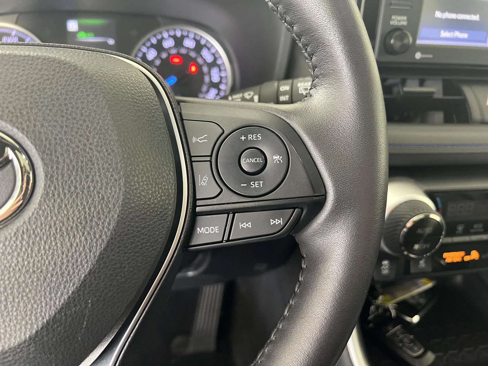 Used 2022 Midnight Black Metallic Toyota Hybrid SE image 17