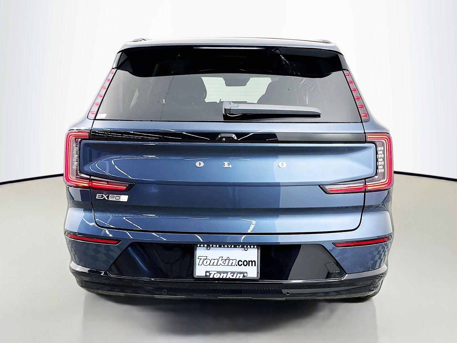 Used 2025 Denim Blue Metallic Volvo Twin Motor Performance Ultra image 6