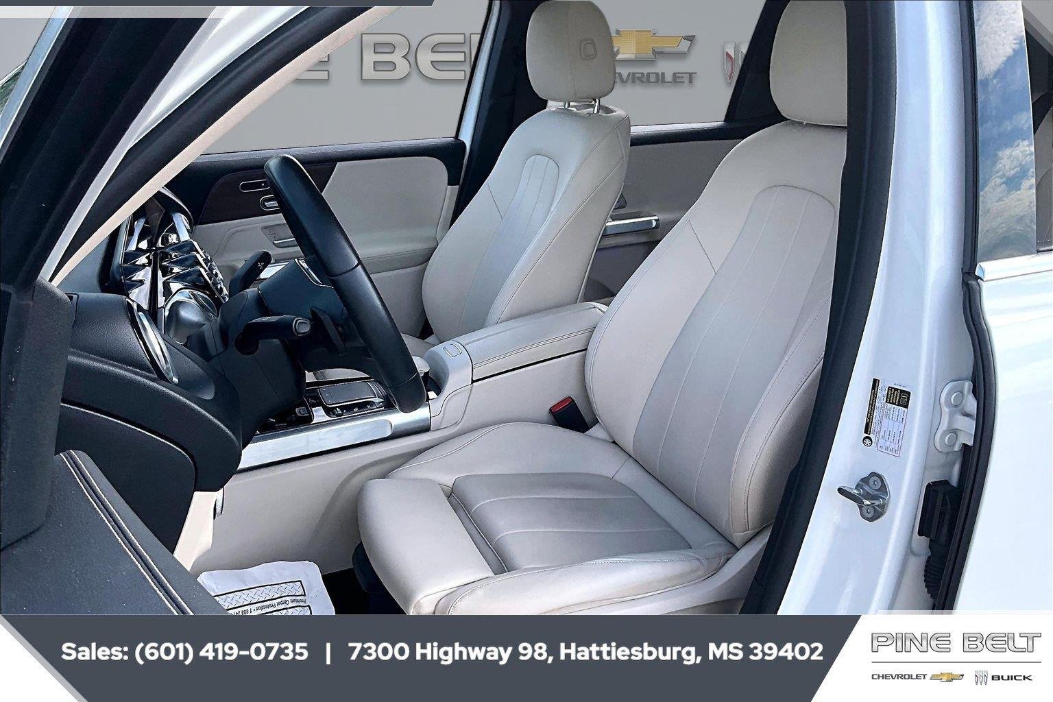Used 2023 White Mercedes-Benz GLB 250 image 18