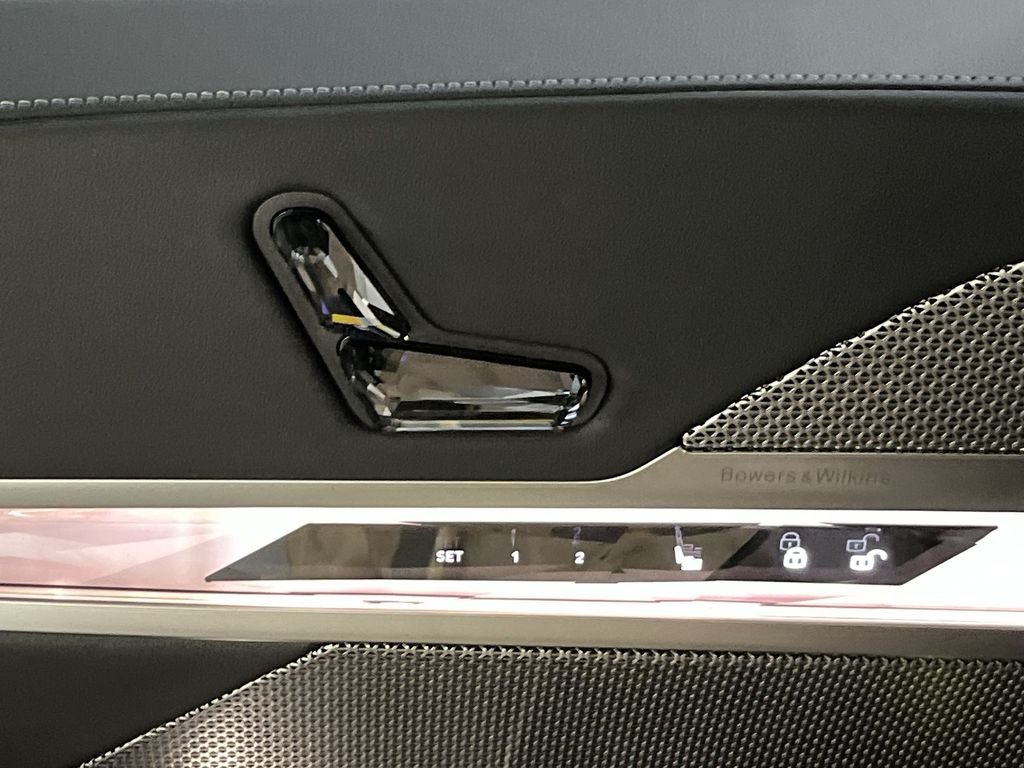 2026 BMW 7 Series 760i - Photo 12
