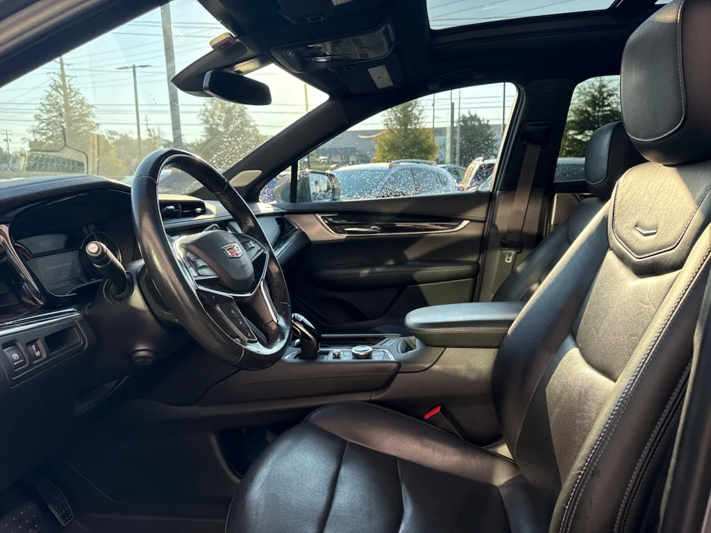 Used 2020 SATIN STEEL METALLIC Cadillac Premium Luxury FWD image 9