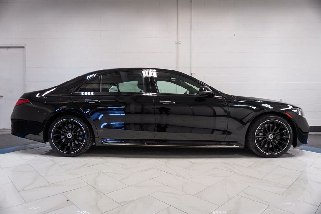 Used 2024 Black Mercedes-Benz S 580 image 33