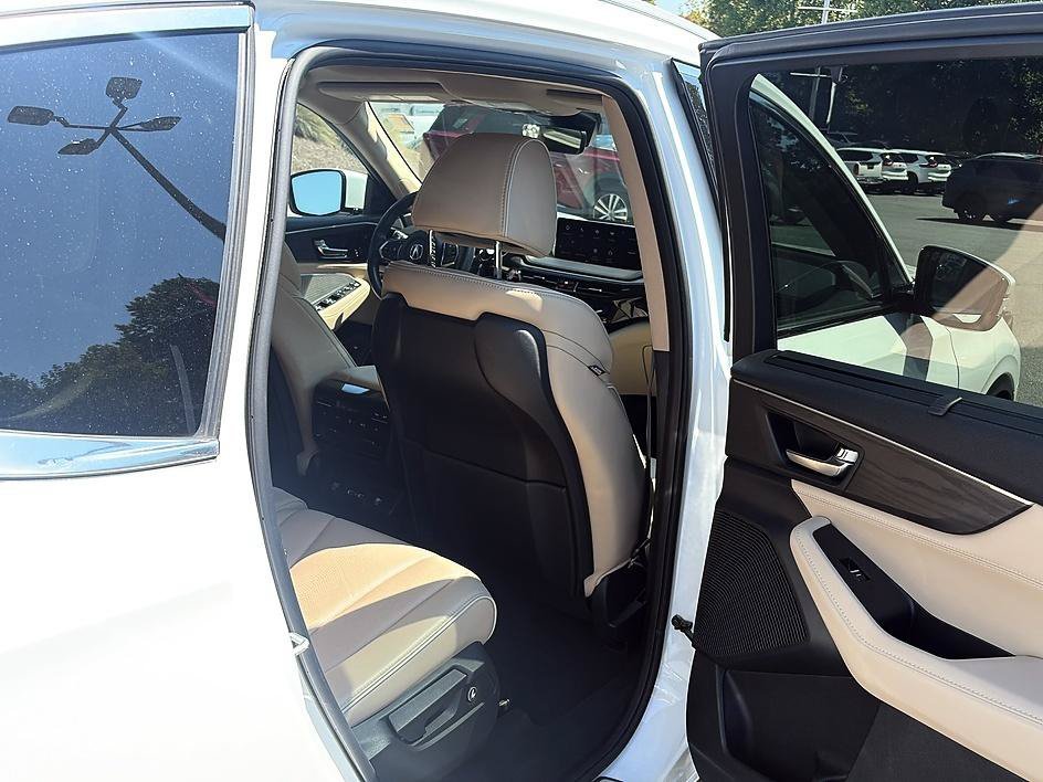 Used 2022 Platinum White Acura w/Advance Package image 28