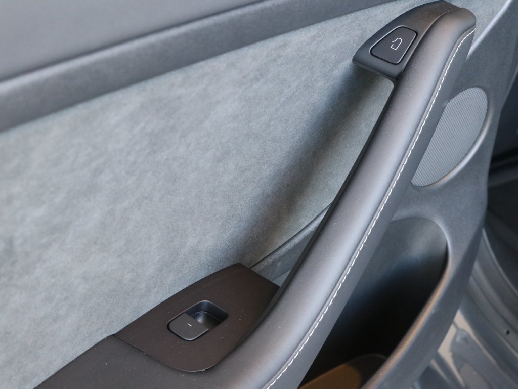 Used 2022 Silver Tesla Long Range image 27