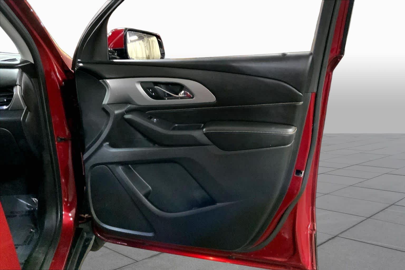Used 2018 Cajun Red Tintcoat Chevrolet LT Cloth image 23