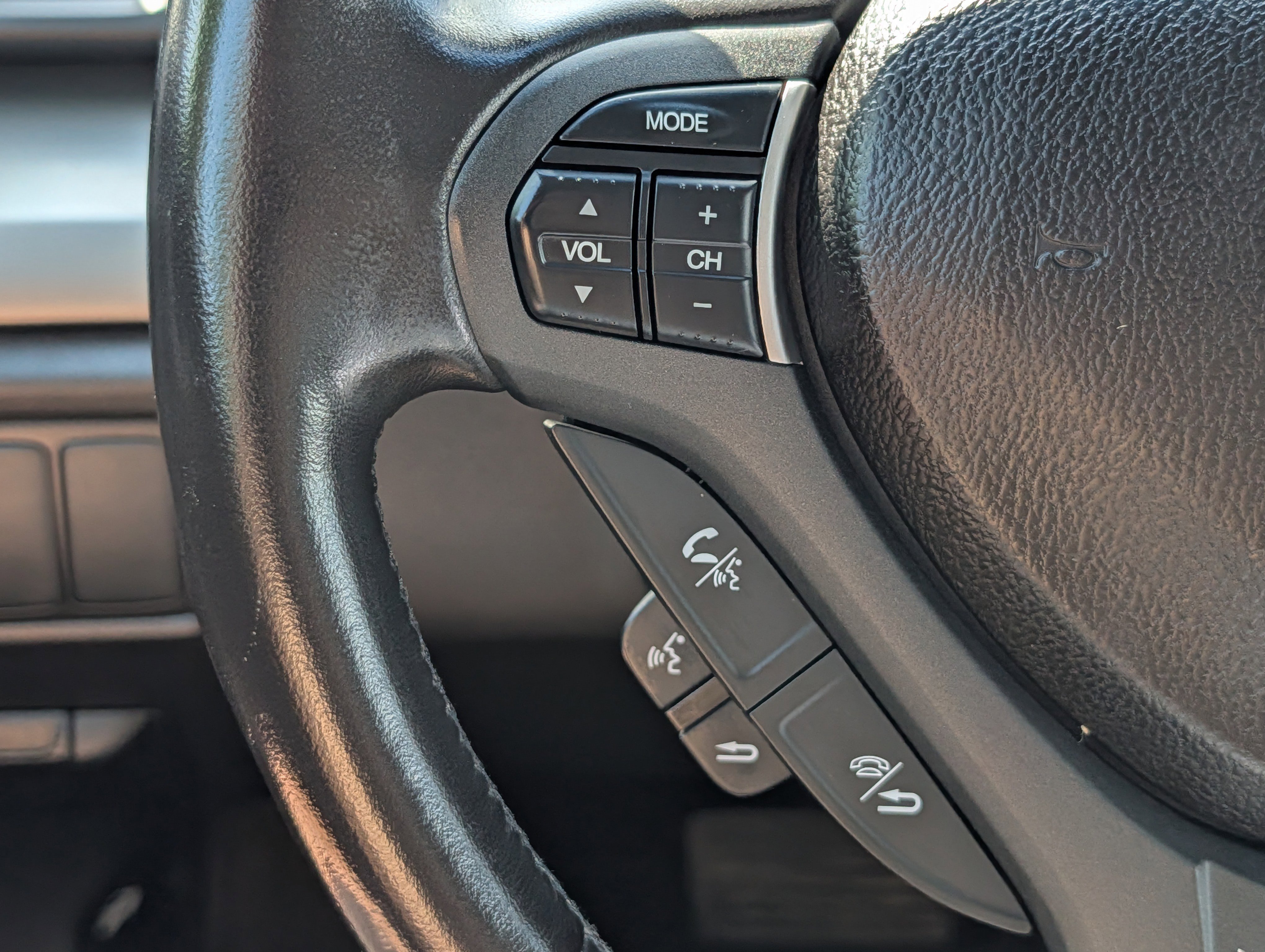 Used 2010 Crystal Black Pearl Acura  image 30