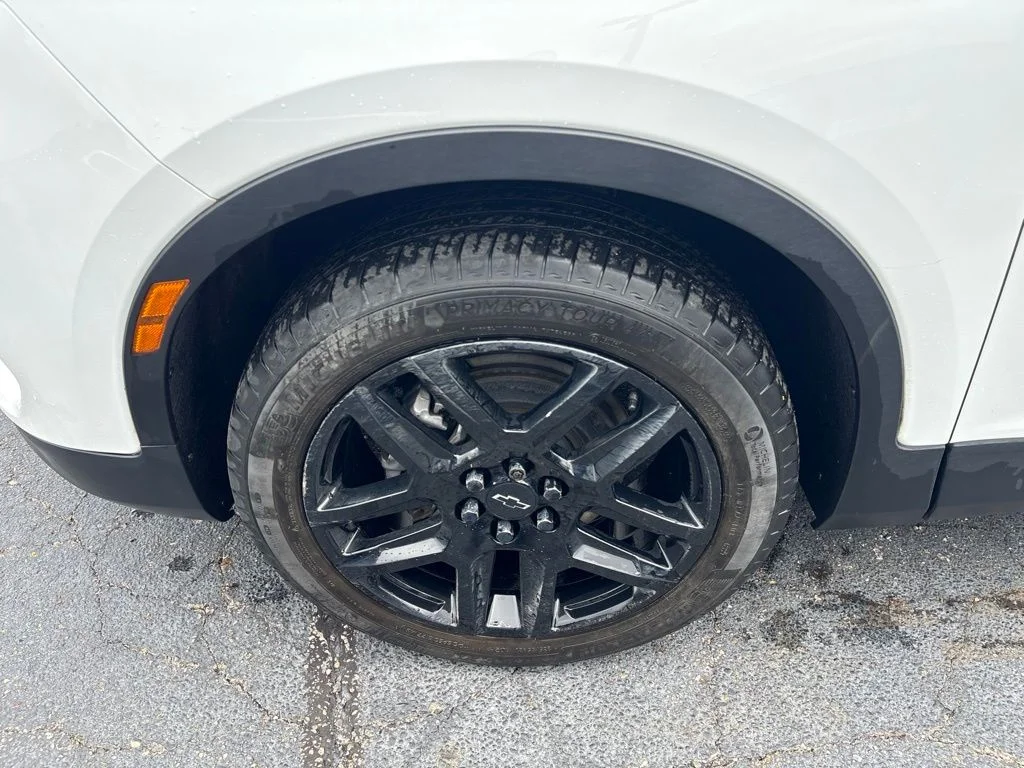 Used 2023 White Chevrolet LT image 7